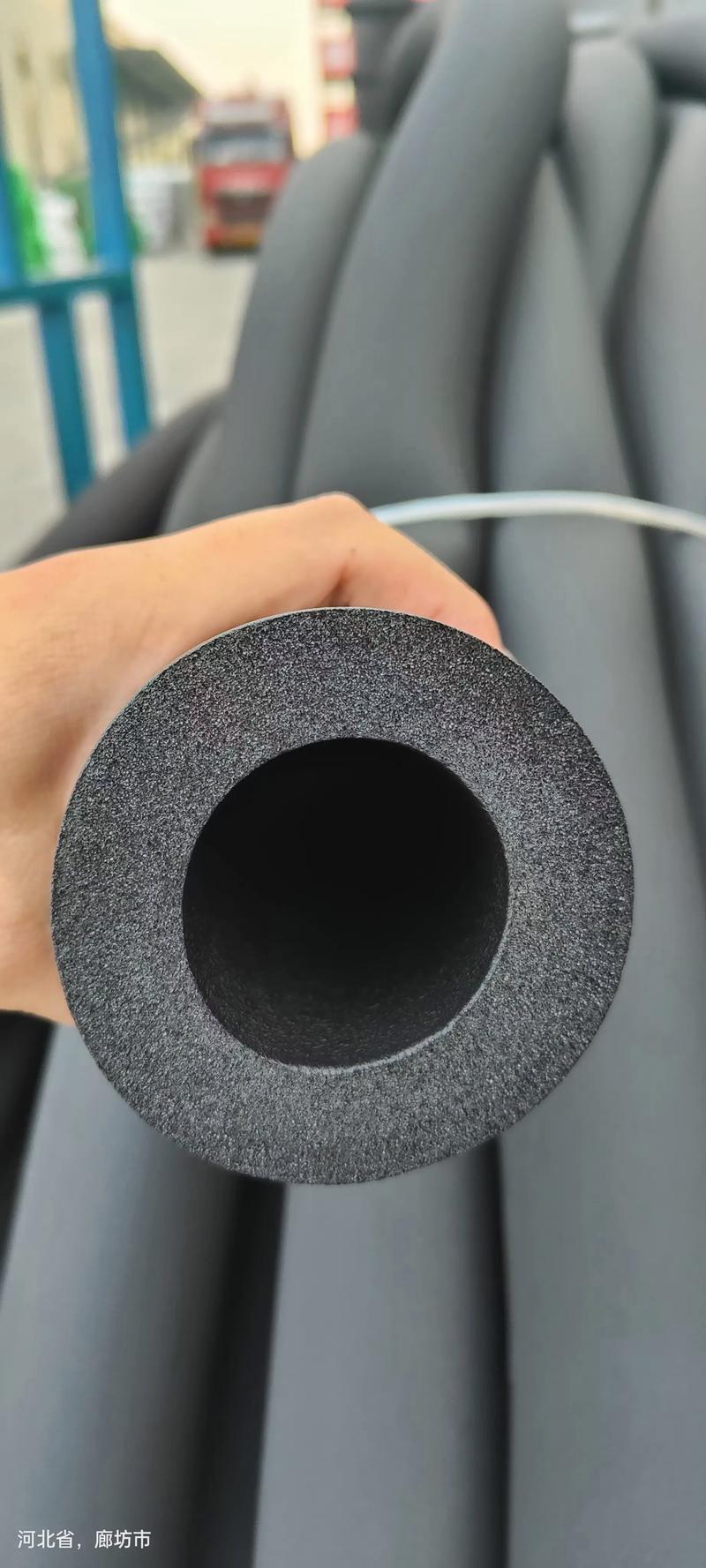 厂家选择优质的玻璃棉产品可以有效提高建筑物的节能效果和居住舒